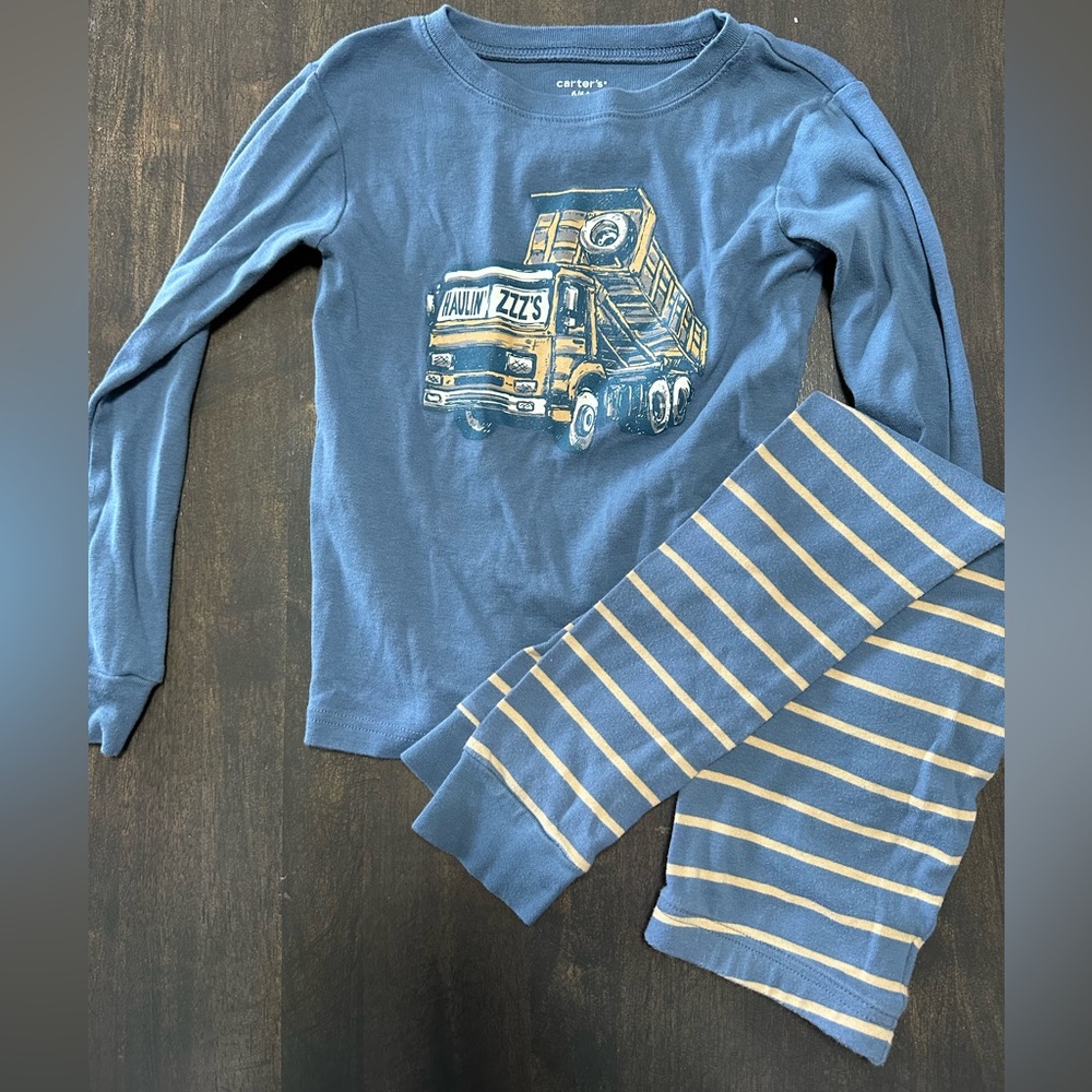 Carter’s boys pajama set
